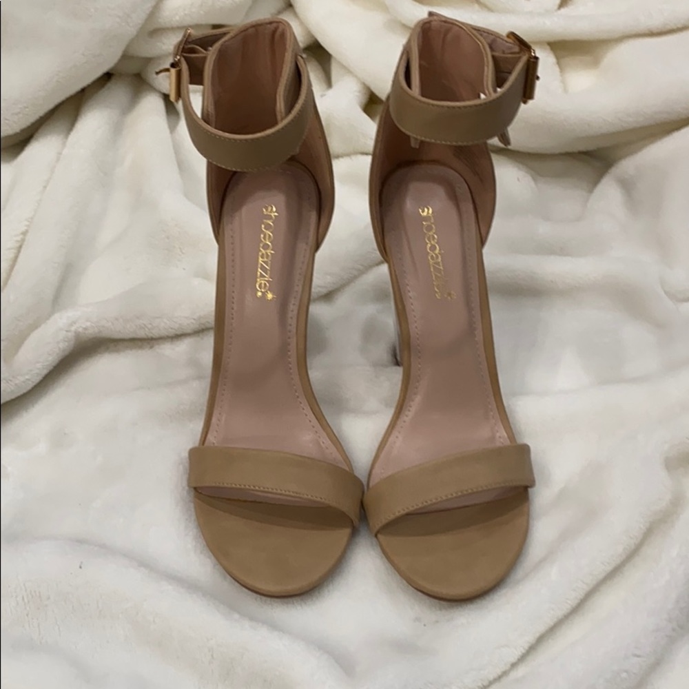 Shoedazzle clear heels